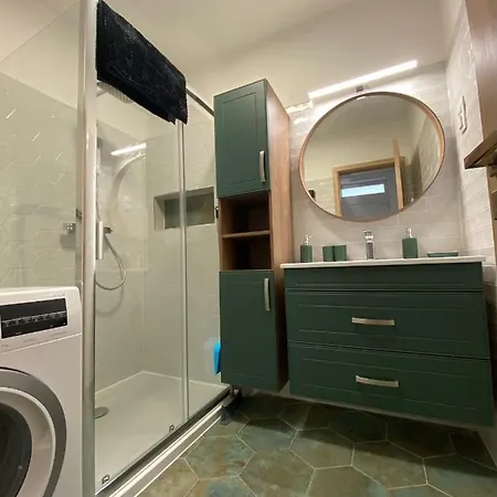 Sunshine Homes Luxury 아파트 자르마디