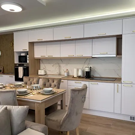 아파트 Sunshine Homes Luxury 자르마디