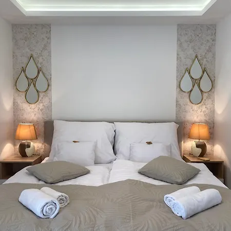 Sunshine Homes Luxury 아파트 자르마디